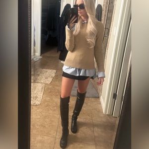 Crew Neck Sweater-Size Small- Soo Soft